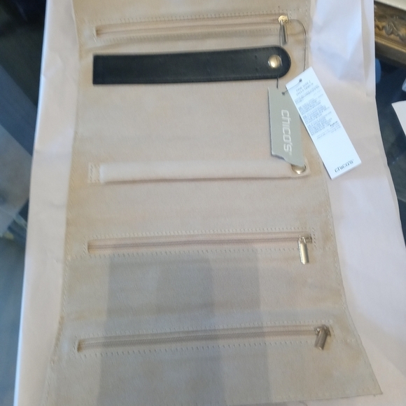 Chicos Cheetah Print Jewelry roll Travel pouch Organizer lots of pockets NEW - Picture 2 of 8